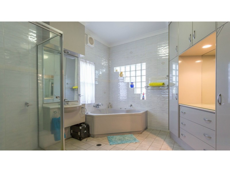 21 Charlmay Court, West Mackay QLD 4740