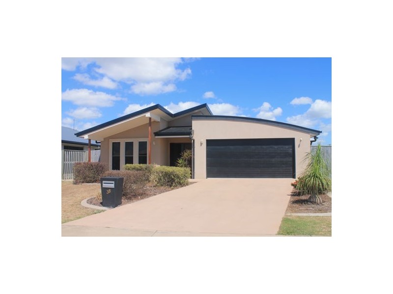 38 Whitehaven Drive, Blacks Beach QLD 4740