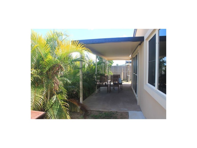 38 Whitehaven Drive, Blacks Beach QLD 4740