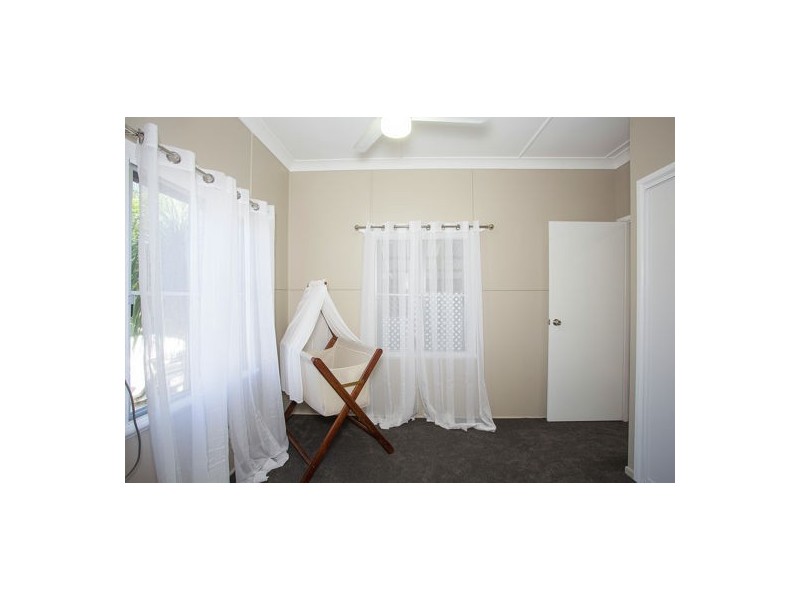 8 Adrian Street, West Mackay QLD 4740