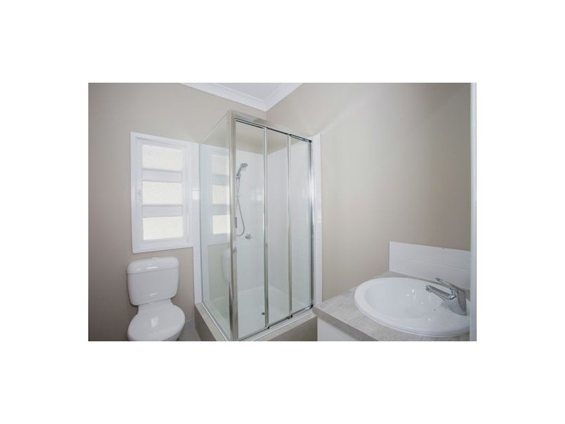 8 Adrian Street, West Mackay QLD 4740