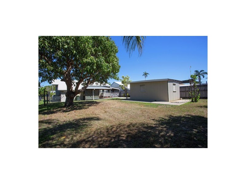 8 Adrian Street, West Mackay QLD 4740