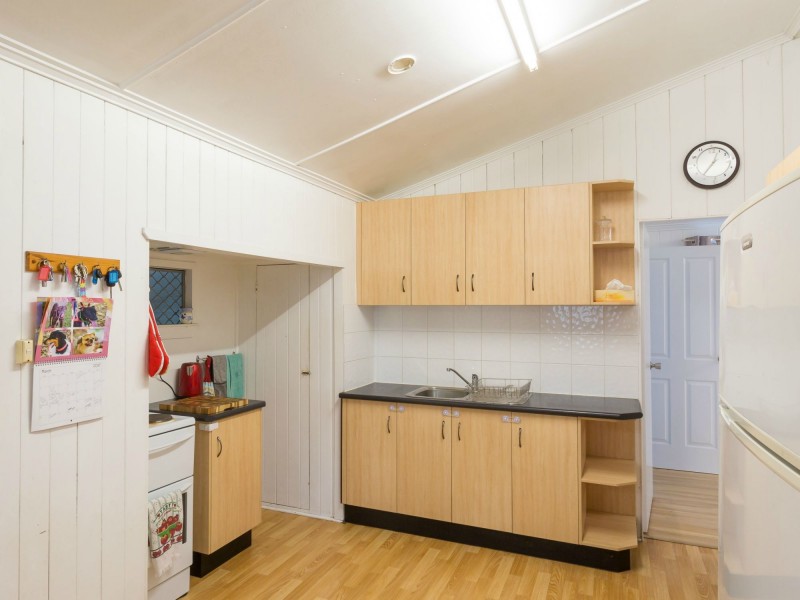 76 Lagoon Street, West Mackay QLD 4740