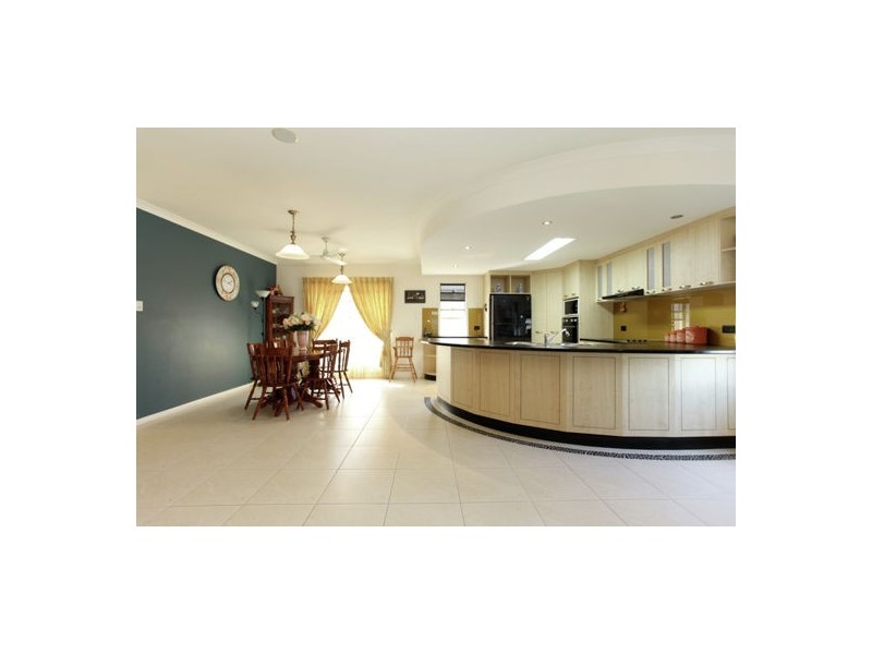 31 Victor Avenue, Glenella QLD 4740