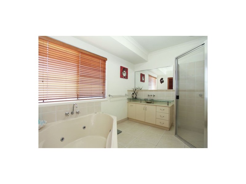 31 Victor Avenue, Glenella QLD 4740