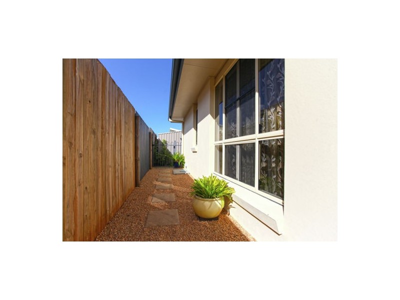 31 Victor Avenue, Glenella QLD 4740