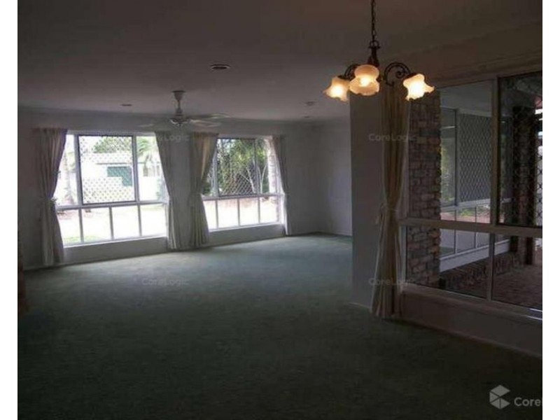 4 Anglers Parade, Blacks Beach QLD 4740