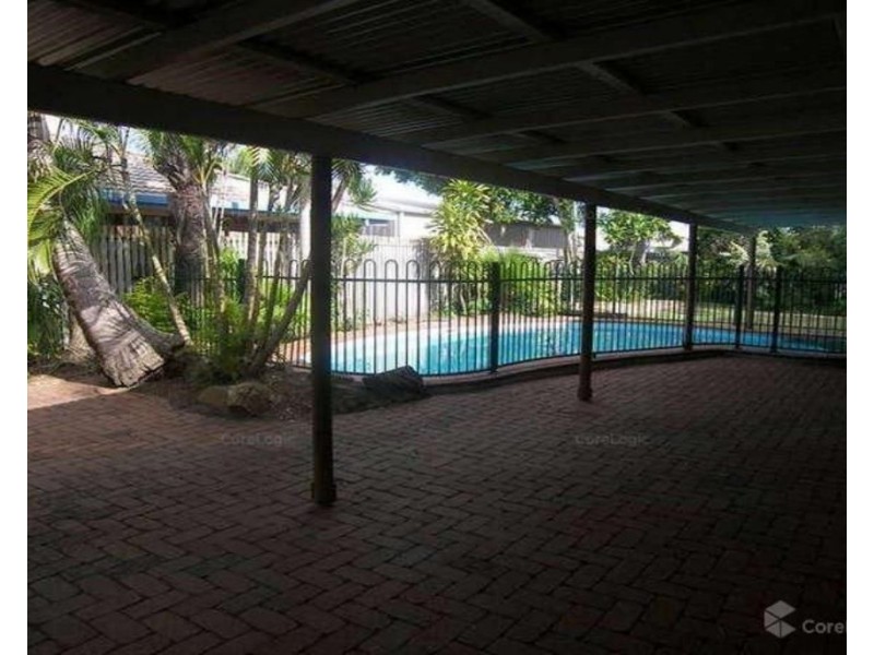 4 Anglers Parade, Blacks Beach QLD 4740