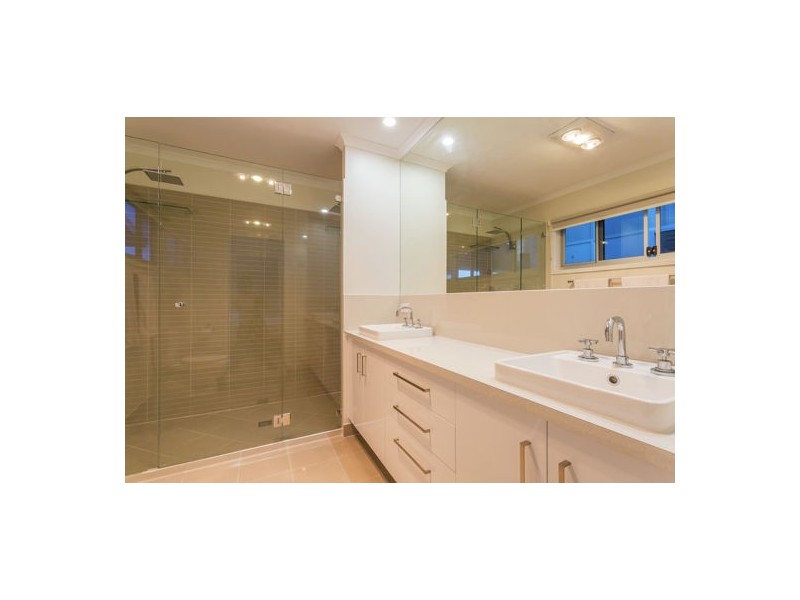 12 Regent Avenue, Richmond QLD 4740