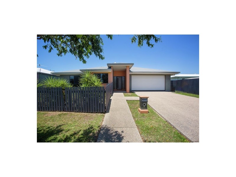 3 Antonia Court, Glenella QLD 4740