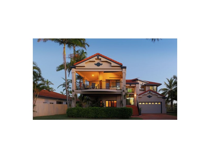39 Beach Road, Dolphin Heads QLD 4740