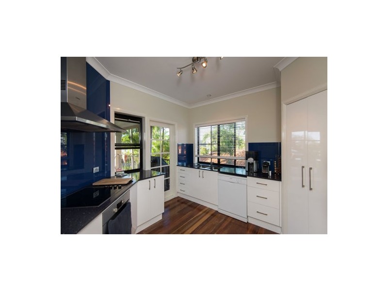 39 Beach Road, Dolphin Heads QLD 4740