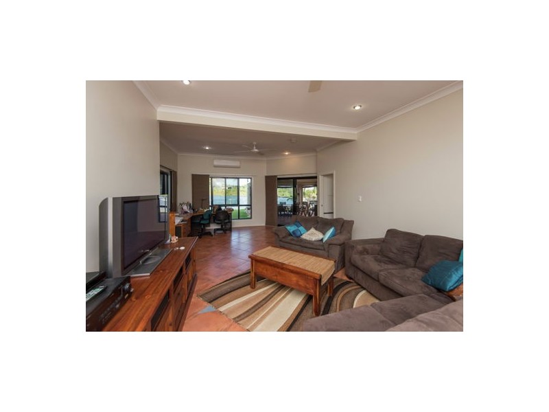 39 Beach Road, Dolphin Heads QLD 4740