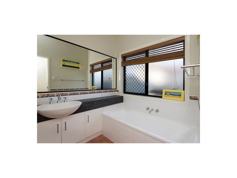 39 Beach Road, Dolphin Heads QLD 4740