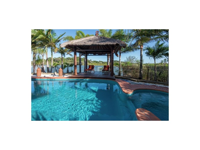 39 Beach Road, Dolphin Heads QLD 4740