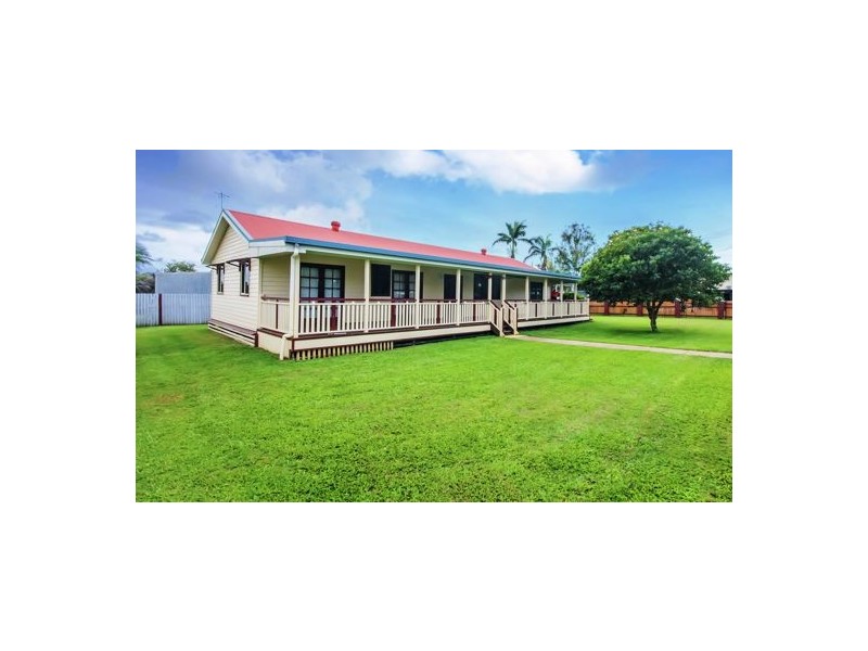 25 Holmes Drive, Beaconsfield QLD 4740