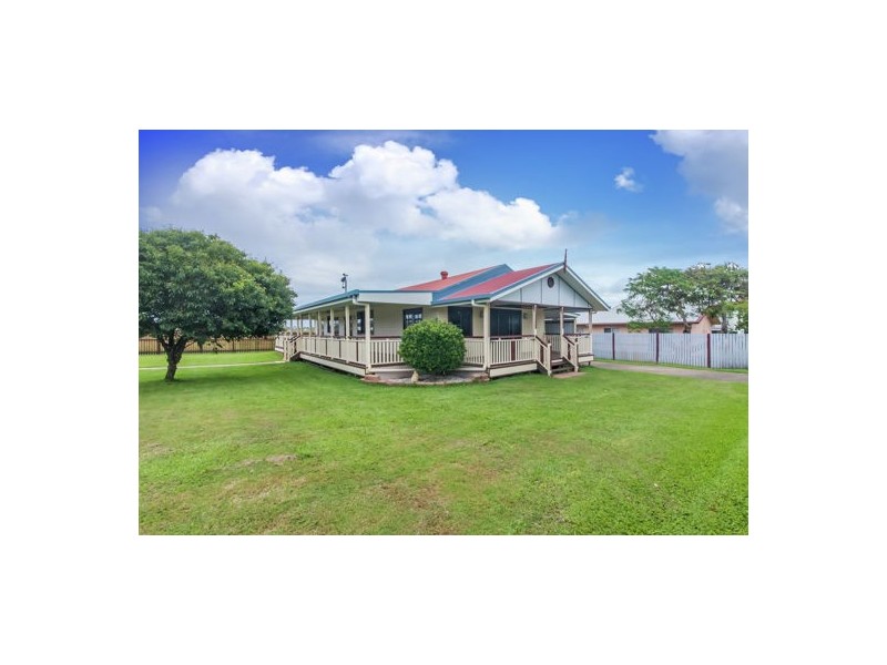 25 Holmes Drive, Beaconsfield QLD 4740