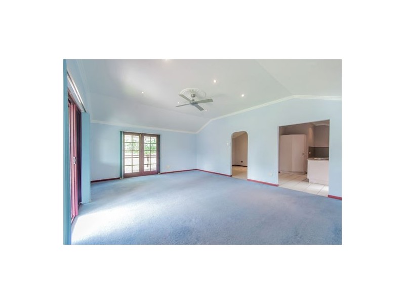 25 Holmes Drive, Beaconsfield QLD 4740