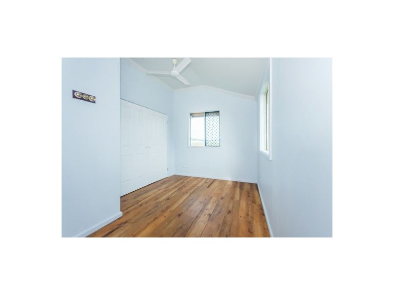 25 Holmes Drive, Beaconsfield QLD 4740