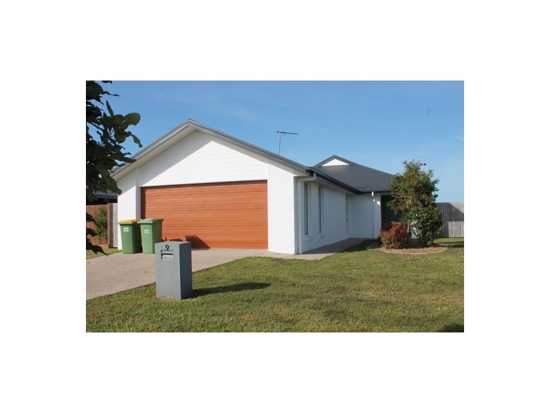 9 Williamtown Court, Rural View QLD 4740