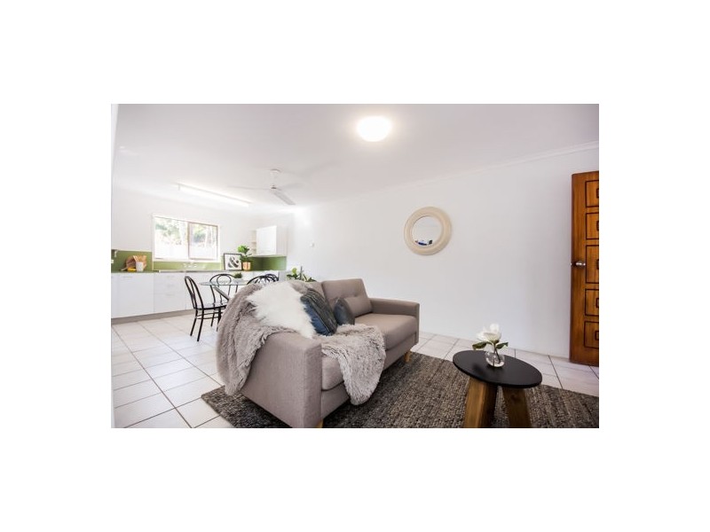 1 & 2/25 The Barons Drive, Andergrove QLD 4740