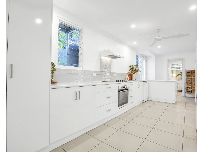 1 Gladstone Street, Eimeo QLD 4740