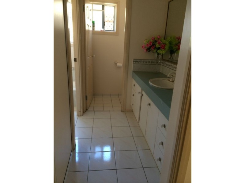 4 Oxford Crt, Andergrove QLD 4740