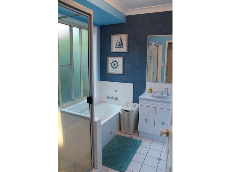 10 Beschen Court, Blacks Beach QLD 4740