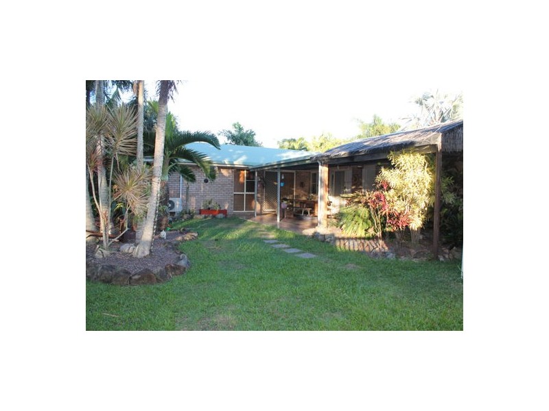 10 Beschen Court, Blacks Beach QLD 4740