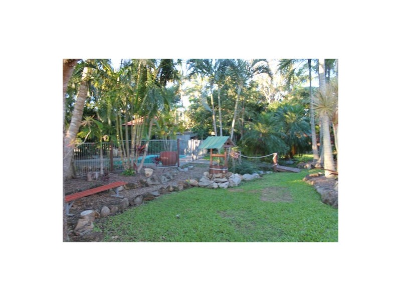 10 Beschen Court, Blacks Beach QLD 4740