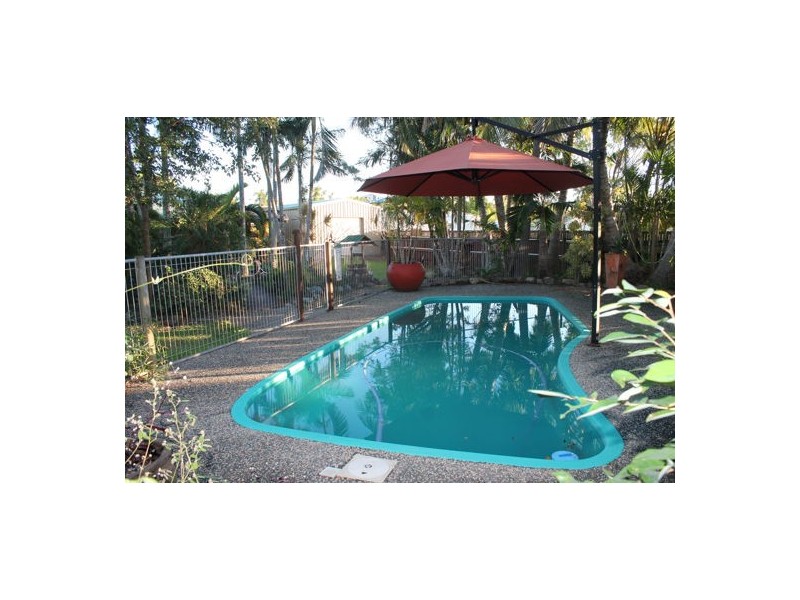 10 Beschen Court, Blacks Beach QLD 4740
