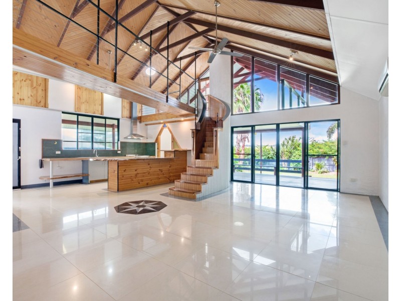 7 Vailala Rise, Rural View QLD 4740