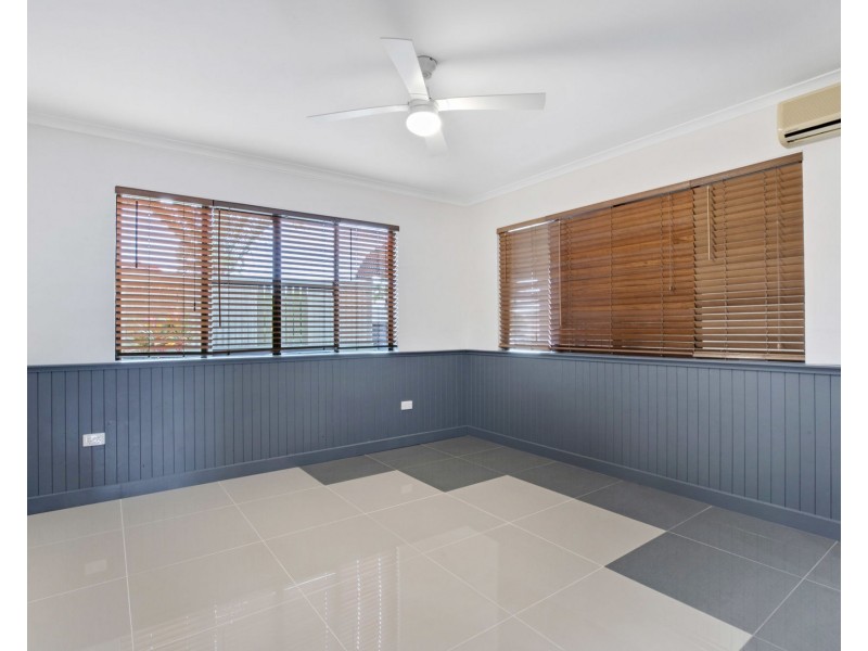 7 Vailala Rise, Rural View QLD 4740