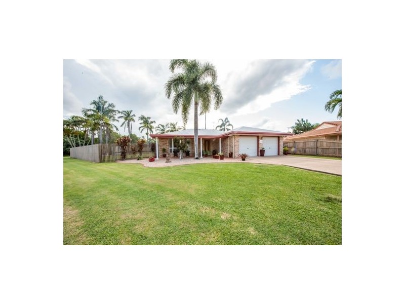 27 Frank Cowley Drive, Glenella QLD 4740