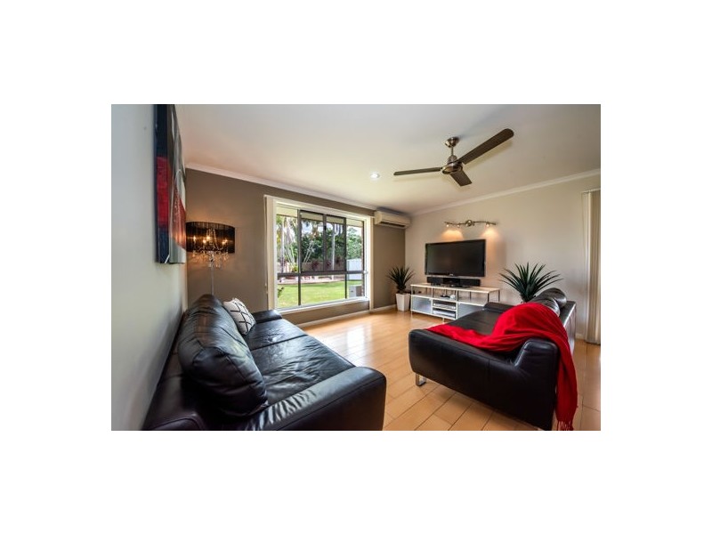 27 Frank Cowley Drive, Glenella QLD 4740