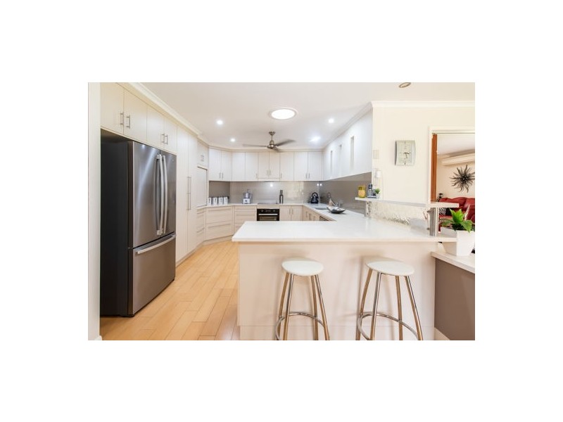 27 Frank Cowley Drive, Glenella QLD 4740