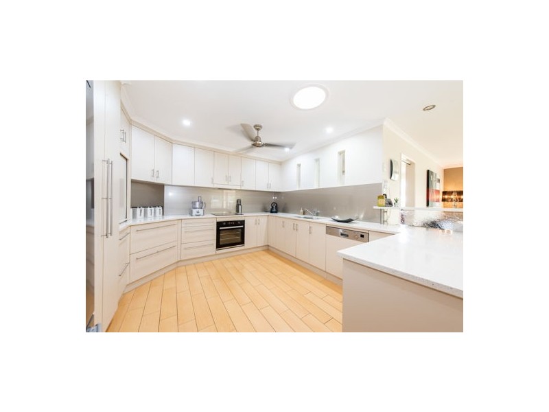 27 Frank Cowley Drive, Glenella QLD 4740