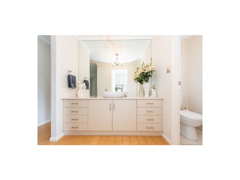 27 Frank Cowley Drive, Glenella QLD 4740