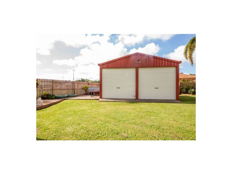 27 Frank Cowley Drive, Glenella QLD 4740