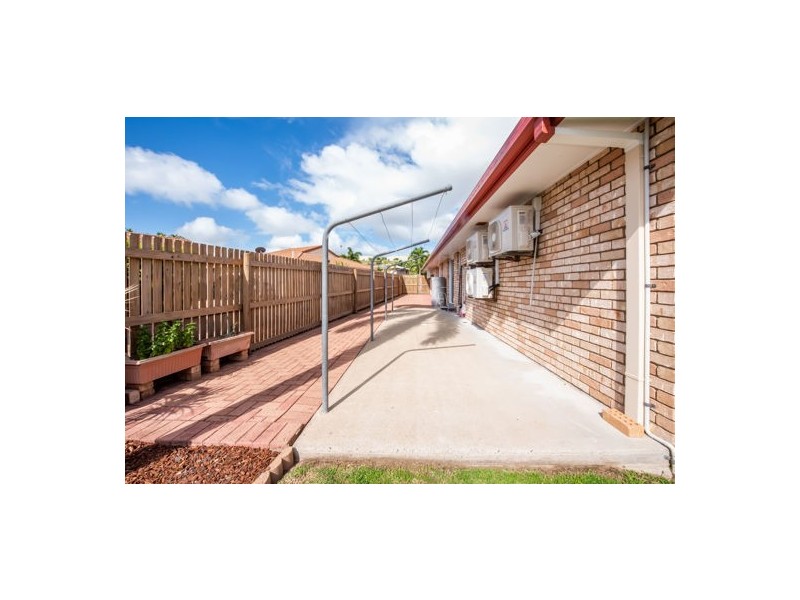 27 Frank Cowley Drive, Glenella QLD 4740