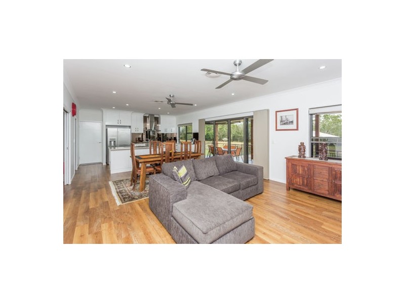 24 Anna Court, Oakenden QLD 4741