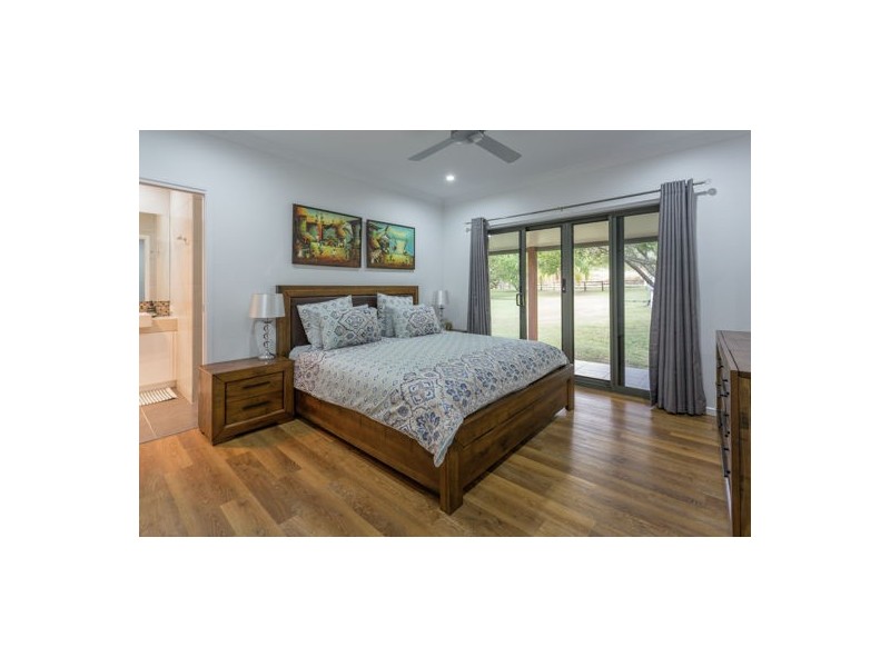 24 Anna Court, Oakenden QLD 4741