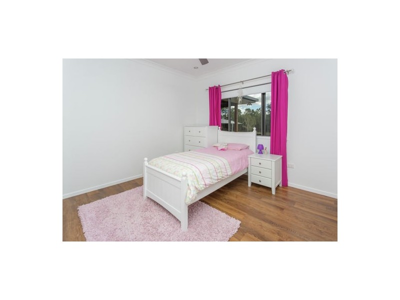 24 Anna Court, Oakenden QLD 4741