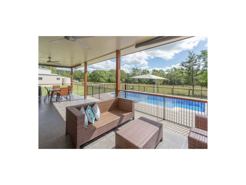 24 Anna Court, Oakenden QLD 4741