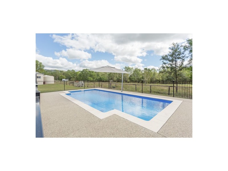 24 Anna Court, Oakenden QLD 4741