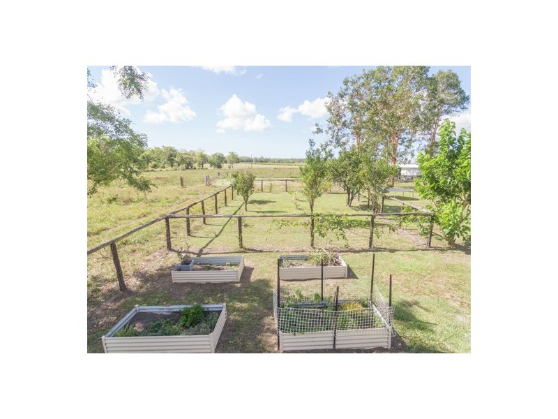 24 Anna Court, Oakenden QLD 4741