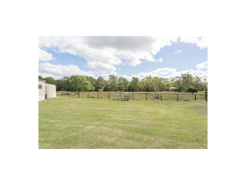 24 Anna Court, Oakenden QLD 4741