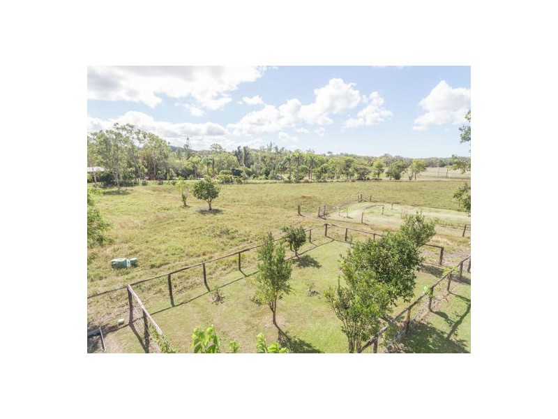 24 Anna Court, Oakenden QLD 4741