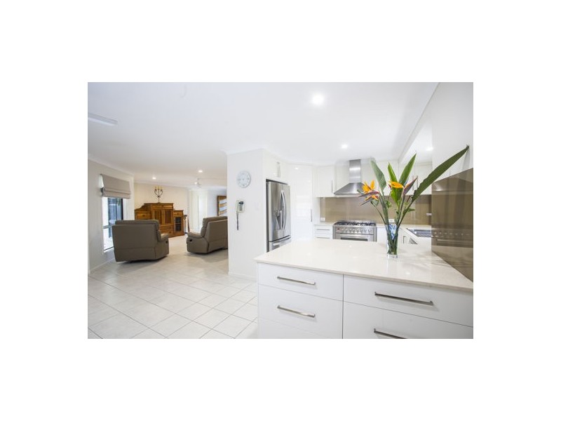 20 Michelle Crescent, Bucasia QLD 4750