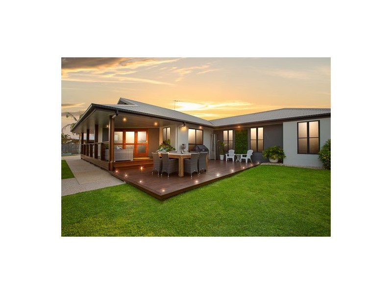 9 Dominique Drive, Glenella QLD 4740